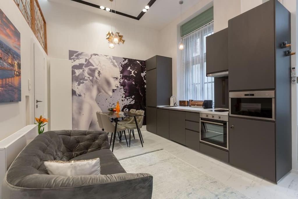 Premium Apartment By Hi5-King Street'S Luxury Budapest Exteriör bild