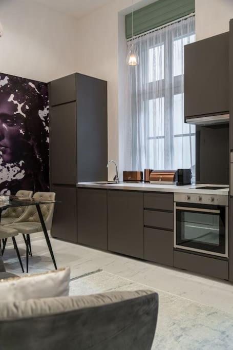Premium Apartment By Hi5-King Street'S Luxury Budapest Exteriör bild