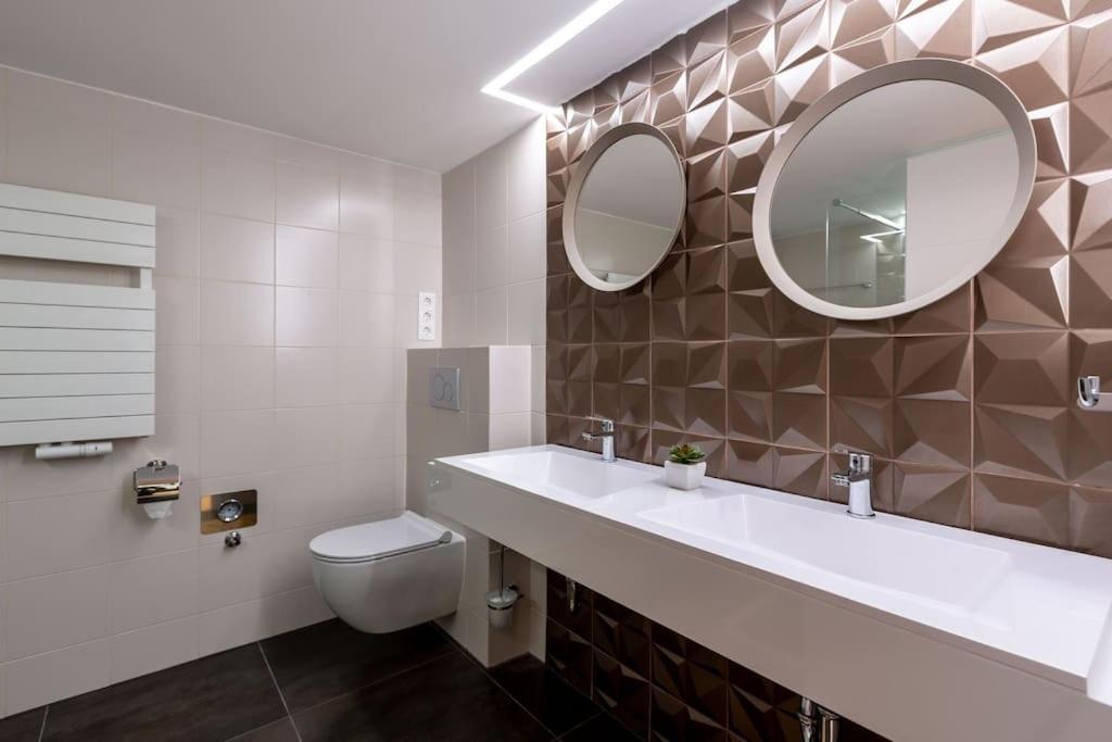 Premium Apartment By Hi5-King Street'S Luxury Budapest Exteriör bild