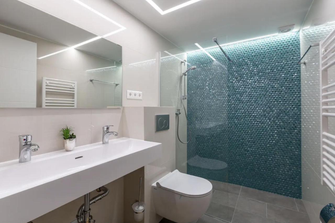 Premium Apartment By Hi5-King Street'S Luxury Budapest Exteriör bild