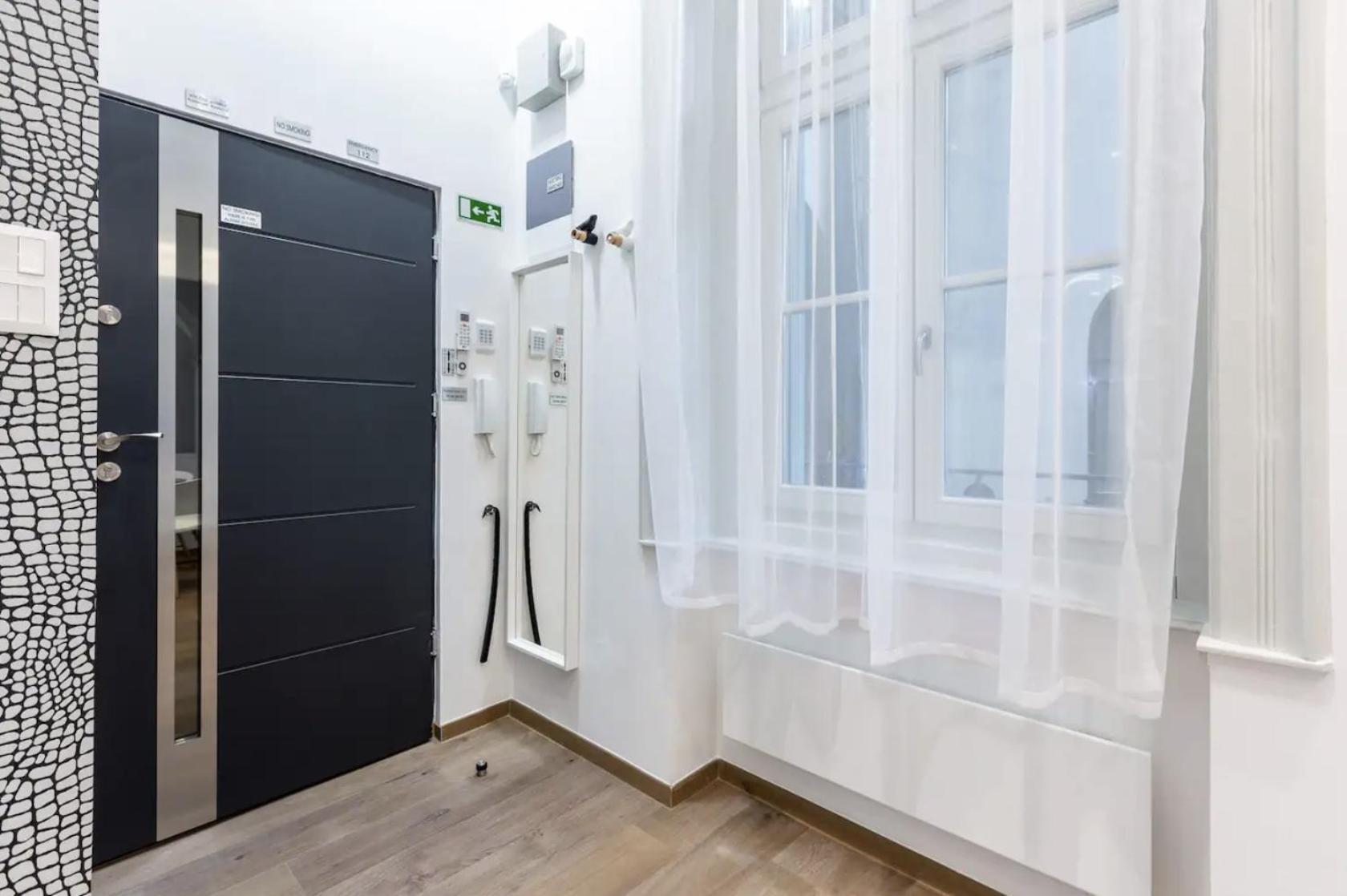 Premium Apartment By Hi5-King Street'S Luxury Budapest Exteriör bild